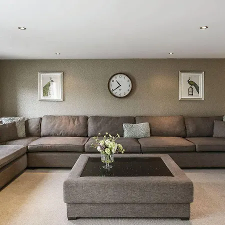 Carus Town House No 6 *