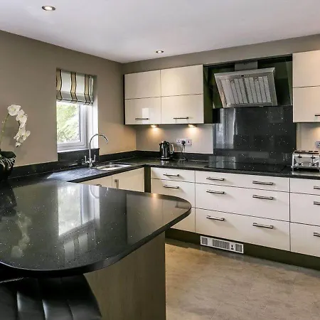 Carus Town House No 6 *